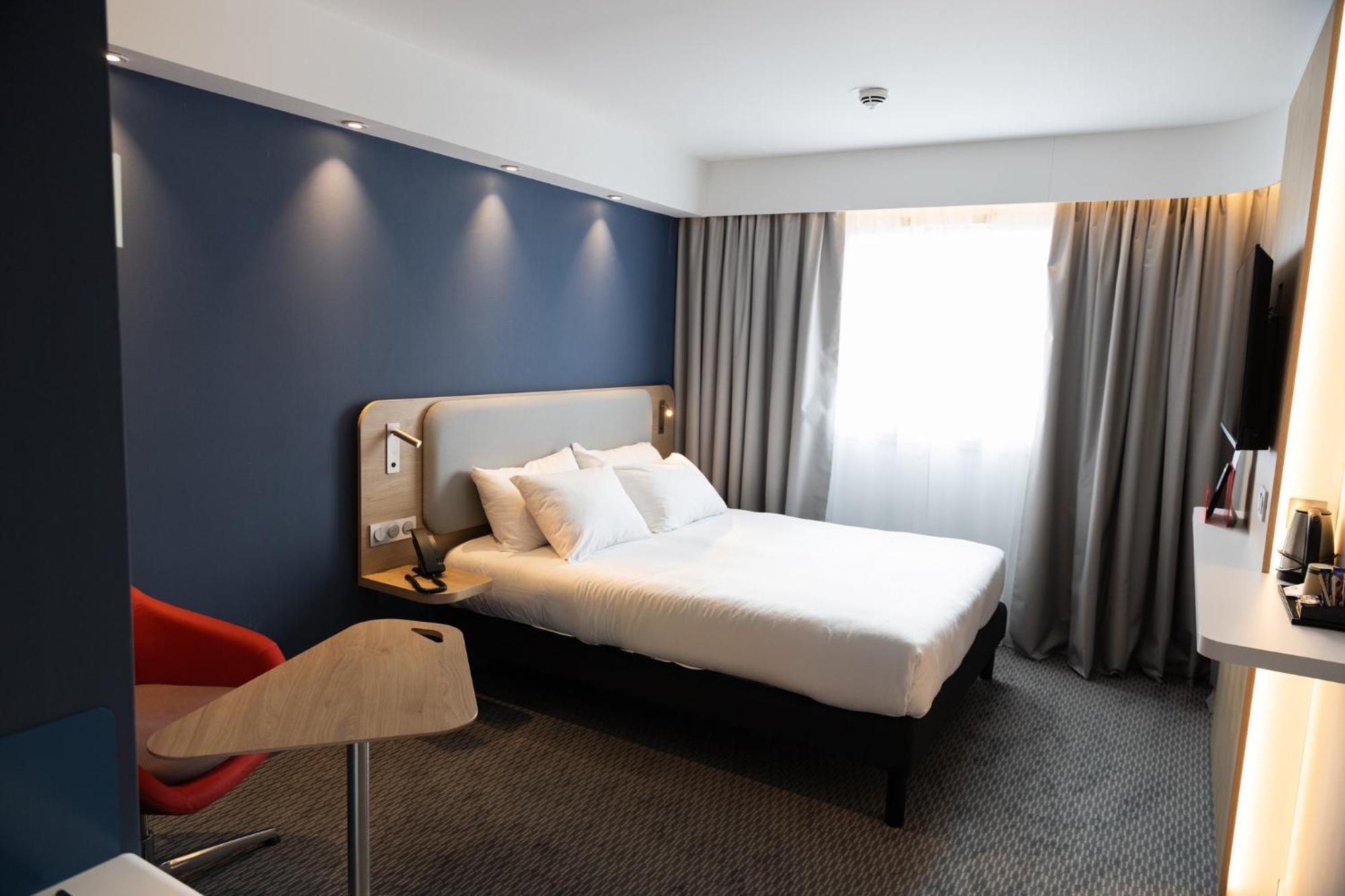 Holiday Inn Express Caen Epron By Ihg Exterior photo